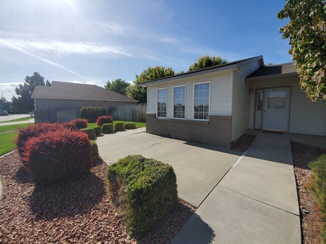 810 S Dawes St in Kennewick, WA - Building Photo - Building Photo