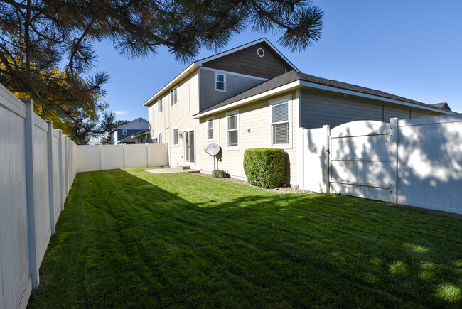 7006 Loren Pl in Yakima, WA - Building Photo - Building Photo