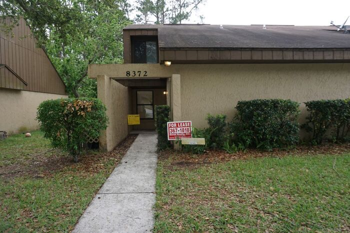 8372 Pineverde Ln in Jacksonville, FL - Building Photo