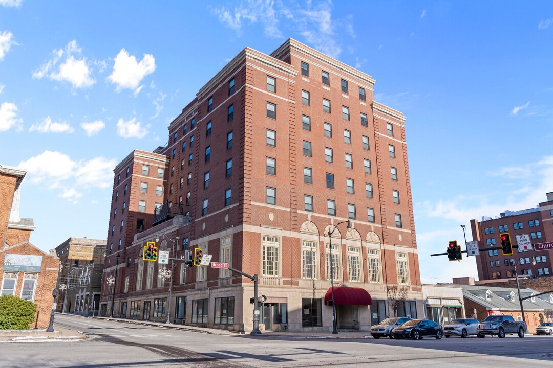 145 W Broad St in Hazleton, PA - Building Photo