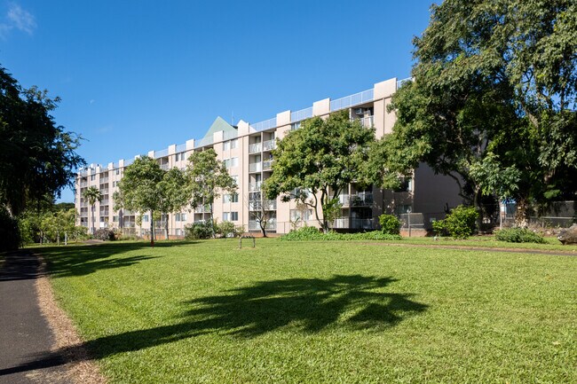 Nuuanu Park Place in Honolulu, HI - Building Photo - Building Photo