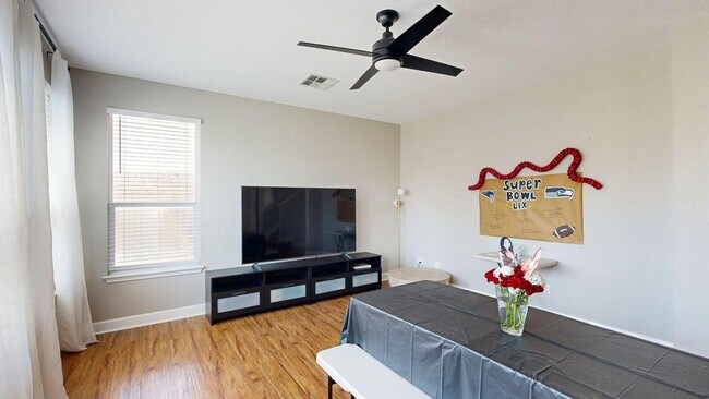 2105 Huxley Ln, Unit 1 in Round Rock, TX - Building Photo - Building Photo