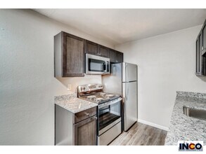 3670 S Lowell Blvd in Denver, CO - Foto de edificio - Building Photo
