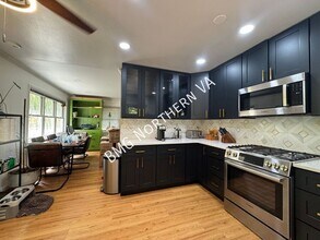 6413 Berkshire Dr in Alexandria, VA - Building Photo - Building Photo