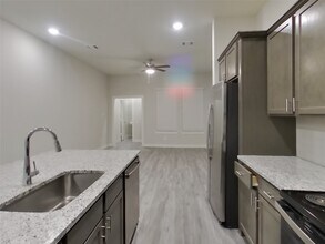 9835 Willow Creek Commerce Dr in Tomball, TX - Building Photo - Building Photo