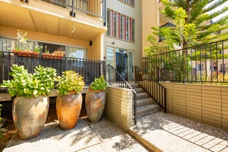 888 Vermont in Oakland, CA - Building Photo - Building Photo