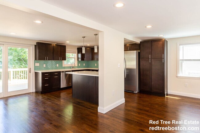 77 Rock Glen Rd in Medford, MA - Building Photo - Building Photo