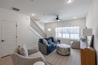Garland Luxury Living in Fayetteville, AR - Foto de edificio - Interior Photo