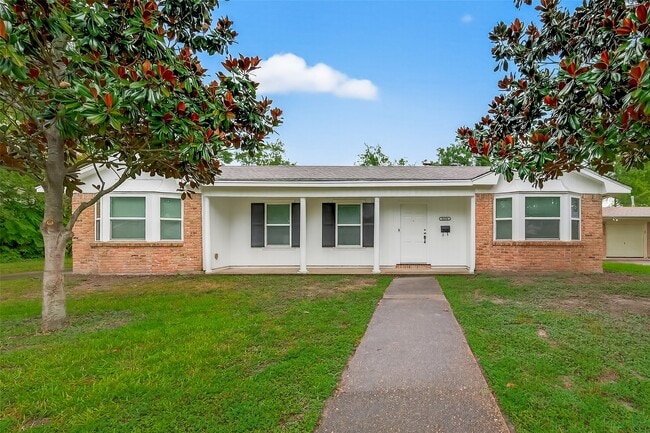 property at 8210 Edgemoor Dr