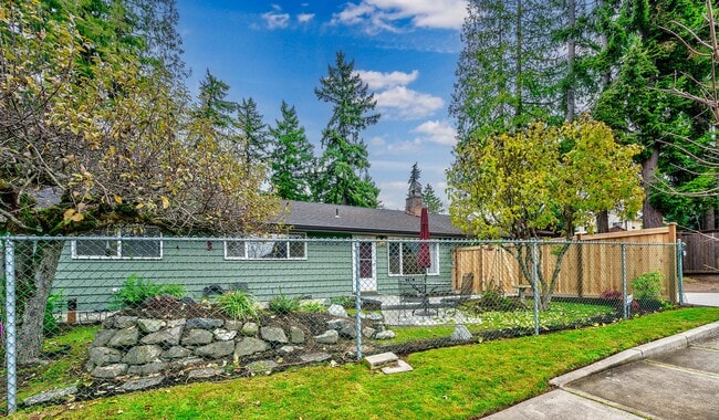 20113 S Danvers Rd in Lynnwood, WA - Building Photo - Building Photo