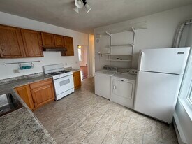 44 Francis St, Unit 3 in Everett, MA - Building Photo