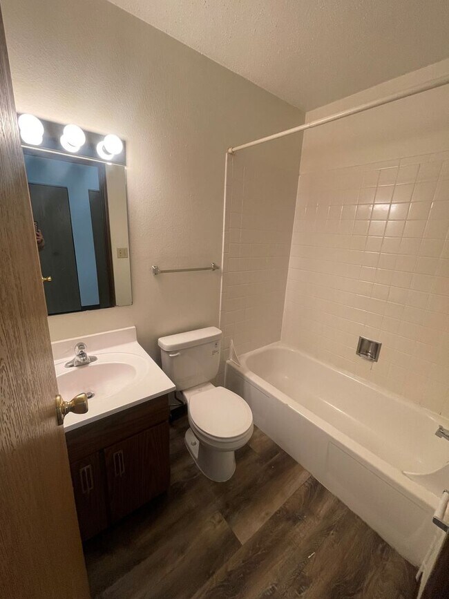 Summerset Apartments in Fargo, ND - Building Photo - Interior Photo