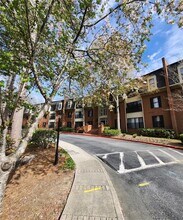 23311 Plantation Dr NE in Atlanta, GA - Building Photo - Building Photo