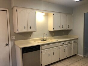 5222 Clearwater Ct in Amarillo, TX - Foto de edificio - Building Photo