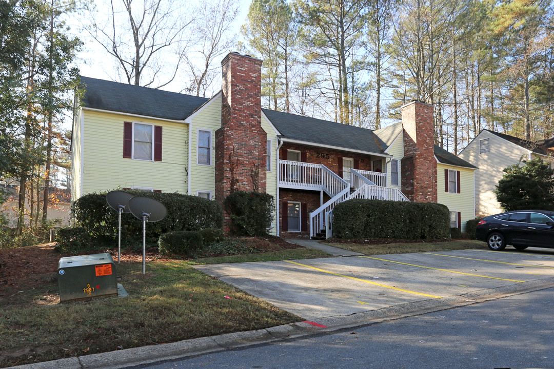 295 E Burns Ct SW in Marietta, GA - Foto de edificio