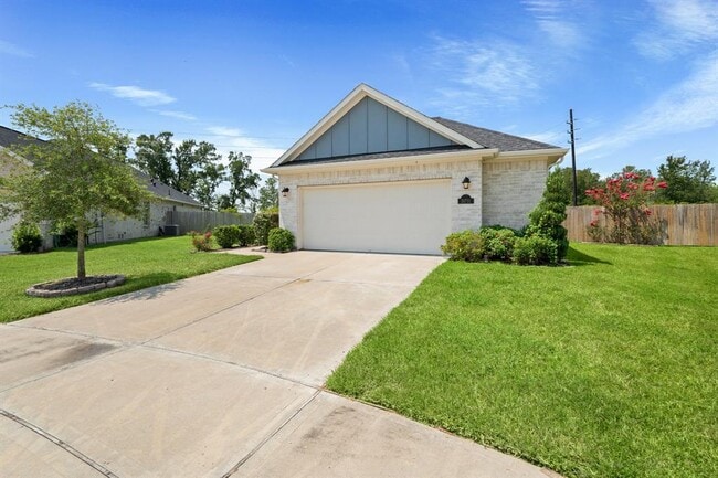 31711 Azzaro Cir in Fulshear, TX - Building Photo - Building Photo