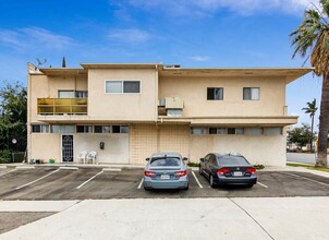 1185 W Grand Blvd in Corona, CA - Foto de edificio - Building Photo