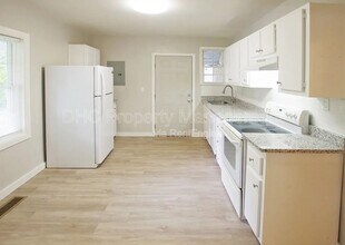 1237 Campbellton Pl SW in Atlanta, GA - Building Photo - Building Photo