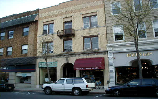 80-82 E Ridgewood Ave in Ridgewood, NJ - Foto de edificio - Building Photo