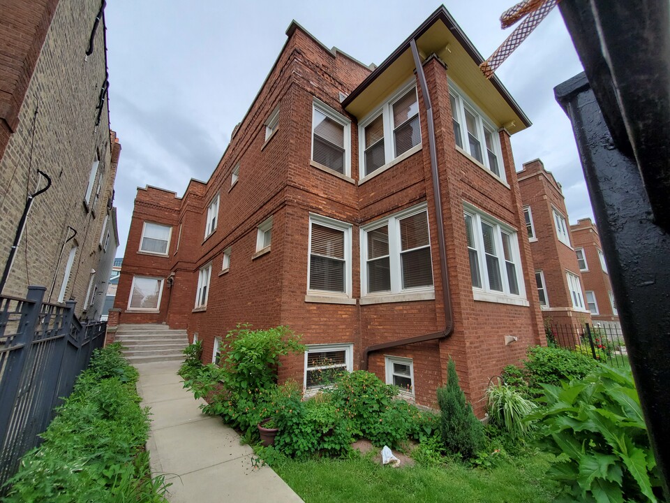 2734 N Campbell Ave in Chicago, IL - Building Photo