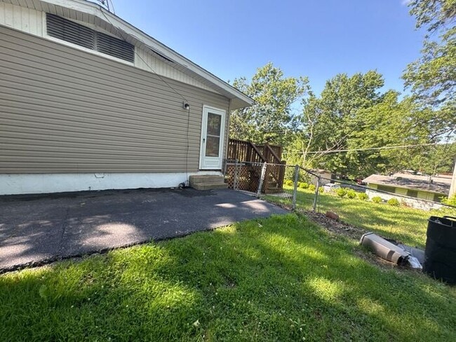 10305 Reba Dr in St. Louis, MO - Building Photo - Building Photo