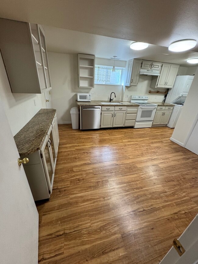 891 N 300 W in Pleasant Grove, UT - Building Photo - Building Photo