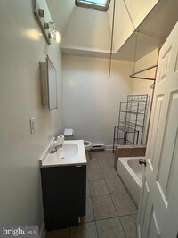 6065 Chester Ave photo'