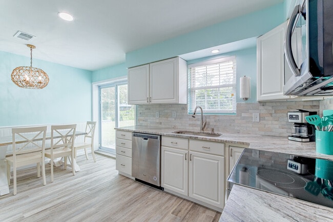 601 Rheims Way in Wilmington, NC - Building Photo - Building Photo
