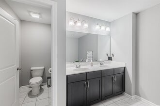 209 Oak Leaf Dr in Longs, SC - Foto de edificio - Building Photo
