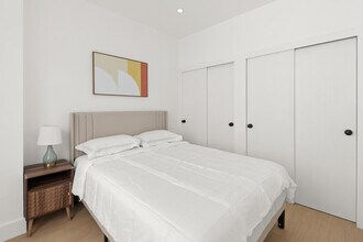 19-23-23 St Marks Pl, Unit SI ID1499939P in New York, NY - Building Photo - Building Photo