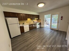 2107 Lexington Dr in Springfield, IL - Building Photo - Building Photo