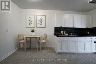 35 Confederation Dr in Toronto, ON - Building Photo - Building Photo