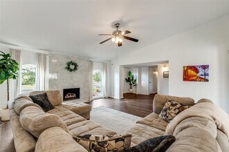6809 Ragan Dr in The Colony, TX - Foto de edificio - Building Photo