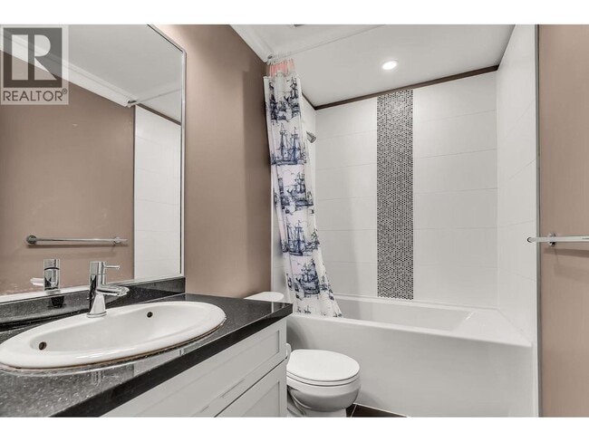 1460 Southview St in Coquitlam, BC - Building Photo - Building Photo