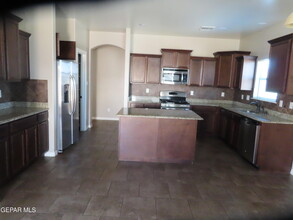 1617 Etling Way in El Paso, TX - Building Photo - Building Photo
