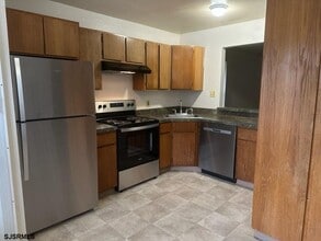 3214 Juniper Ct in Mays Landing, NJ - Building Photo - Building Photo