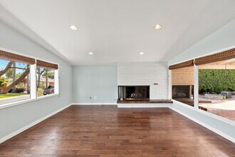 420 Vía Los Miradores in Redondo Beach, CA - Building Photo - Building Photo