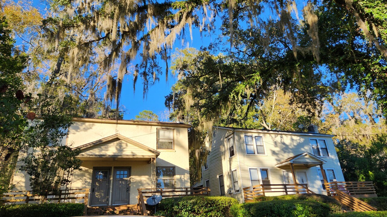 238 Lake Ella Dr in Tallahassee, FL - Foto de edificio