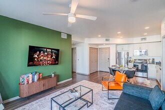 9600 W Georgia Ave in Glendale, AZ - Foto de edificio - Building Photo