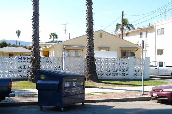 1247 Boynton St in Glendale, CA - Foto de edificio - Building Photo