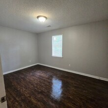 1819 Benning St in Memphis, TN - Building Photo - Building Photo