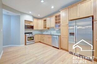 1923 N Sheffield Ave, Unit B in Chicago, IL - Building Photo