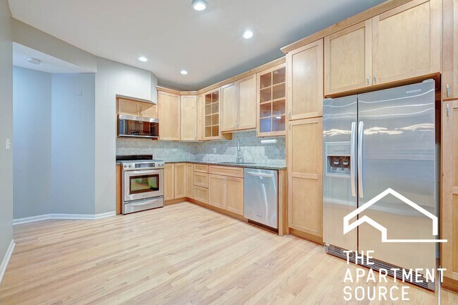 1923 N Sheffield Ave, Unit B, Unit B