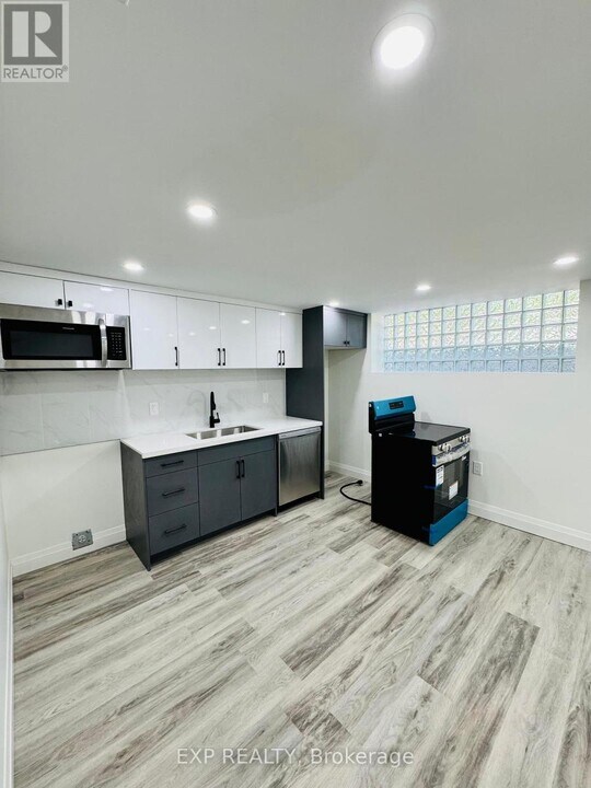 6-6 Craig Dr in Kitchener, ON - Building Photo