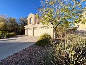 2054 Majestic Peak Dr in Henderson, NV - Building Photo - Building Photo