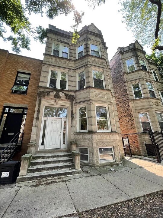 2649 W Thomas St in Chicago, IL - Building Photo