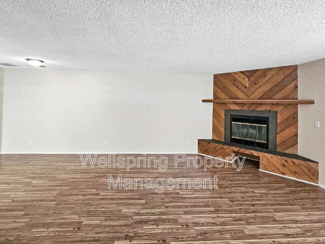 305 S Richmond Rd in Ridgecrest, CA - Building Photo - Building Photo