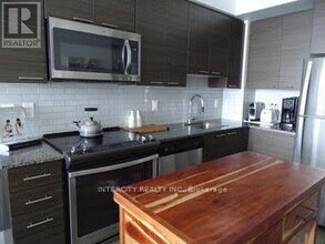 3600 Hwy 7 W in Vaughan, ON - Building Photo - Building Photo