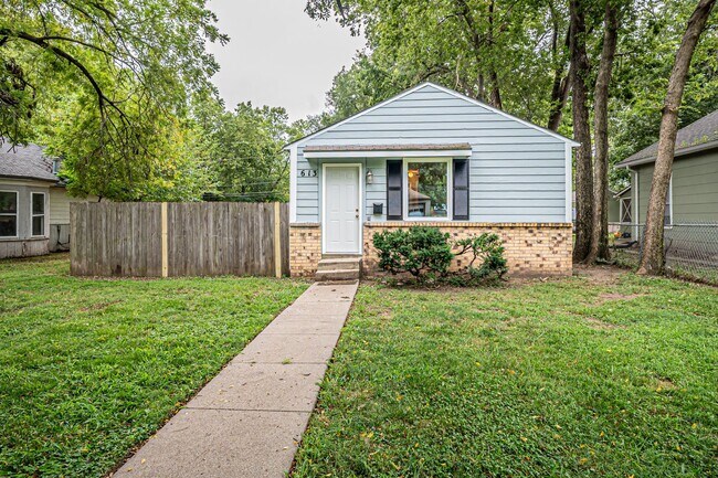 property at 613 W 11th St