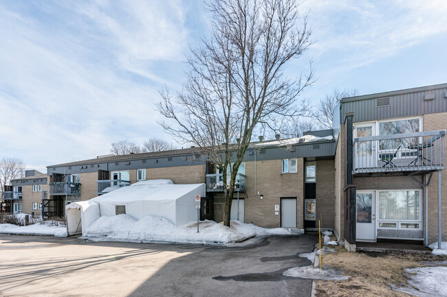 3208 Joseph-Hudon Av in Lévis, QC - Building Photo - Building Photo